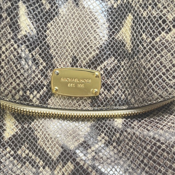 Michael Kors Snakeskin Crossbody/ Shoulder Bag - Picture 2 of 8
